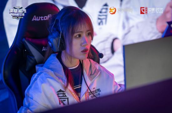 邓紫棋新歌Sacrifice发布 Uzi现身MV引发粉丝热议